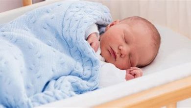 Yenidoğan Bebek Nasıl Uyumalı?